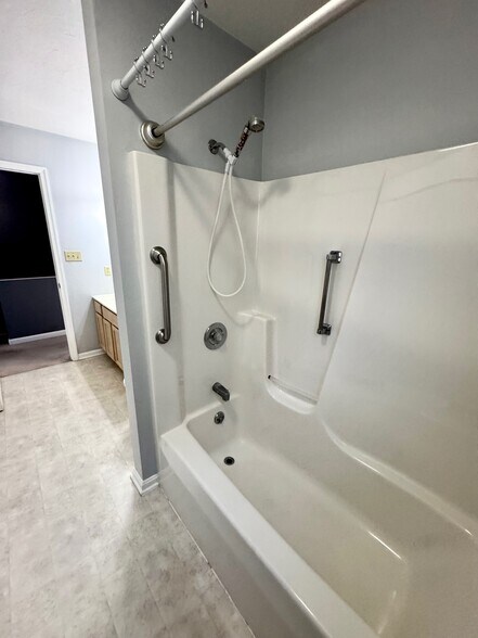 Building Photo - 626 Eichelberger St