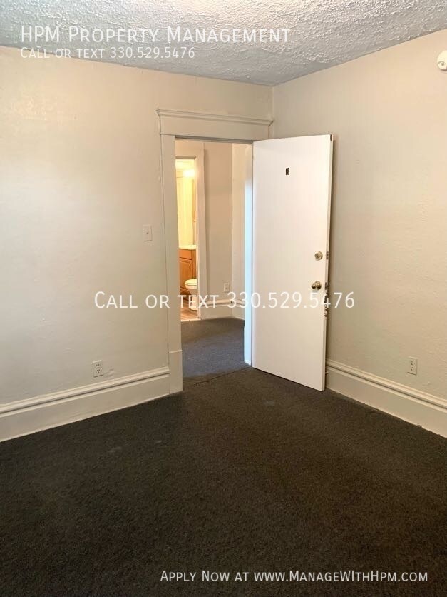 Building Photo - 515 Sumner St