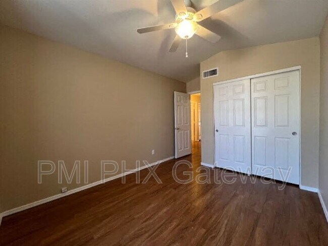 Building Photo - 15982 N 90th Ave