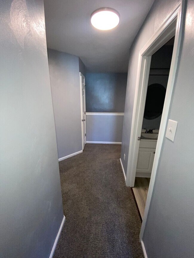 Building Photo - 856 Whistling Swan Dr
