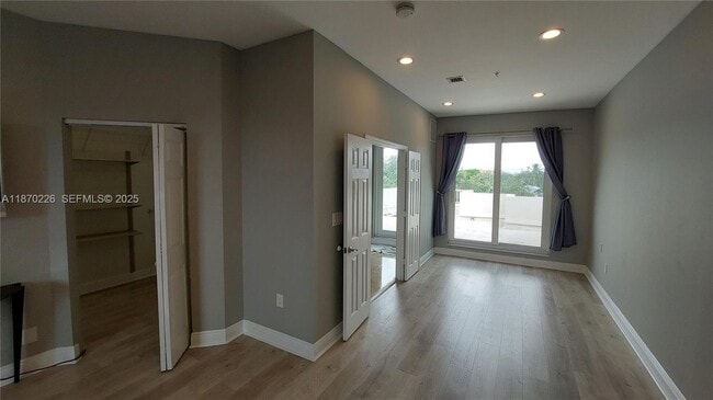 Building Photo - 1115 N 17th Ave