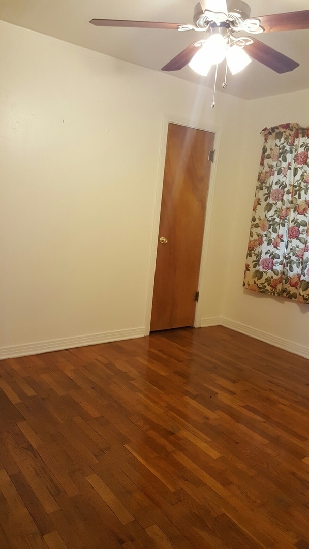 Building Photo - Centrally located.