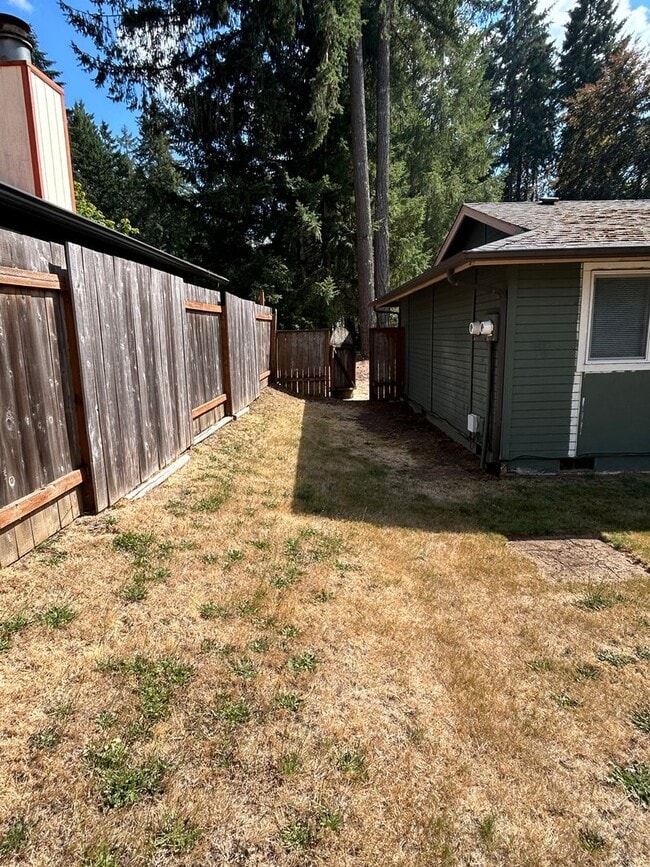 Building Photo - 24783 Parkside Dr