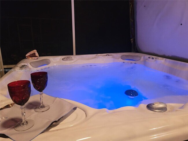 Building Photo - 365 NE Vanda Terrado