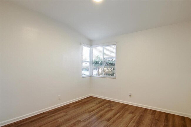 Building Photo - 11856 Beatrice St