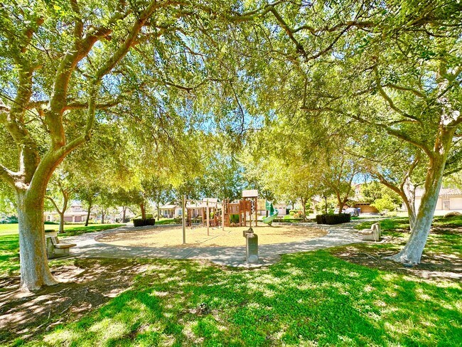 Building Photo - Beautiful Single-Level Custom Home with Serene Backyard Space in the Lovely Peppertree Park Commu...