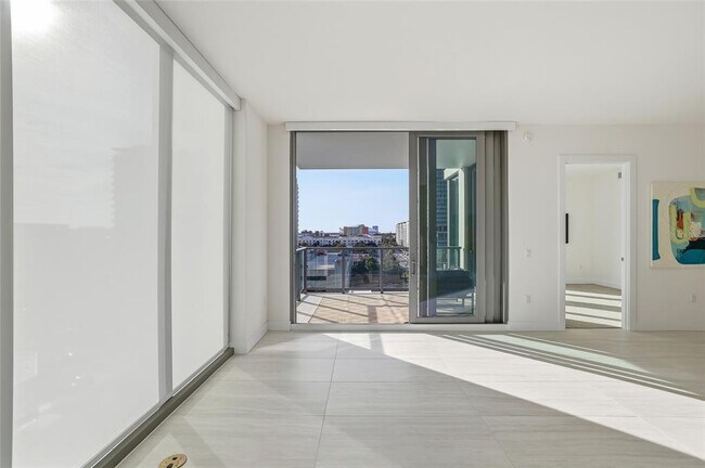 Building Photo - 301 1st St S