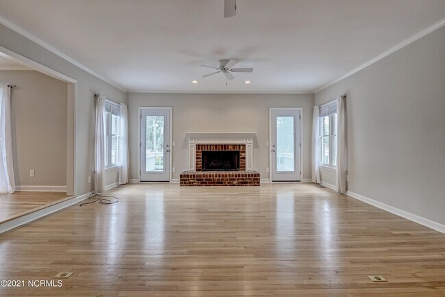 Building Photo - 8333 Bald Eagle Ln