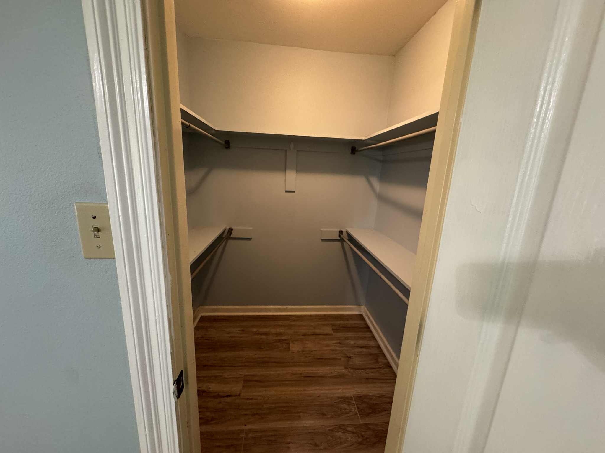 Building Photo - 6206 W Desoto St