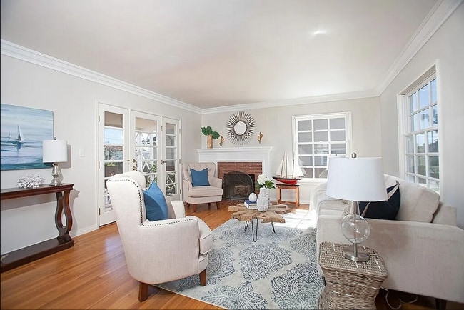 Building Photo - Adorable Loma Portal Bungalow with Fenced ...
