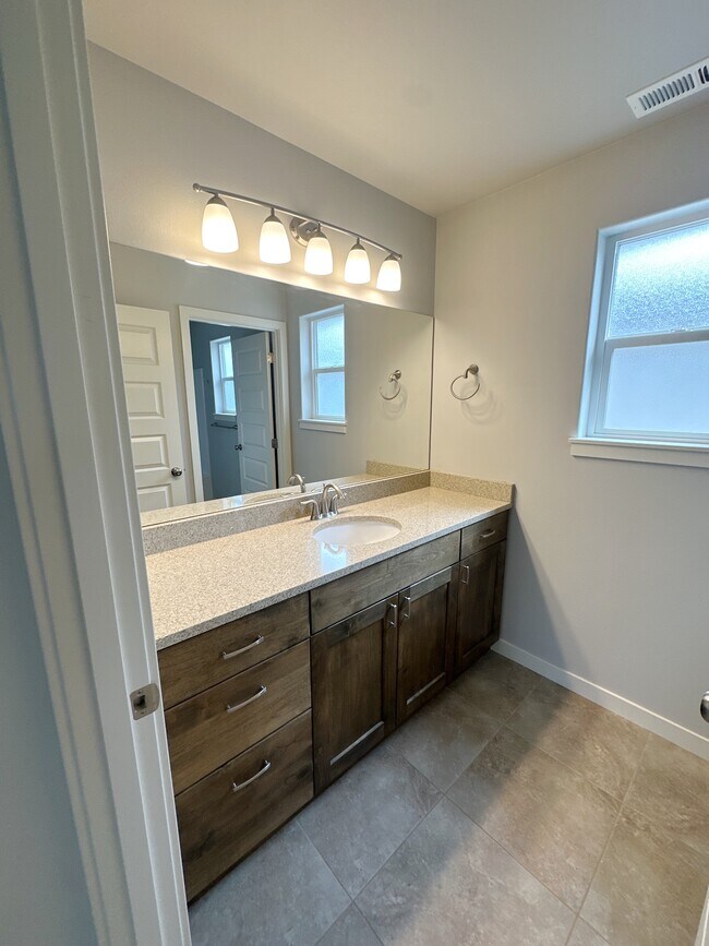 Building Photo - 20472 Del Coco Ct
