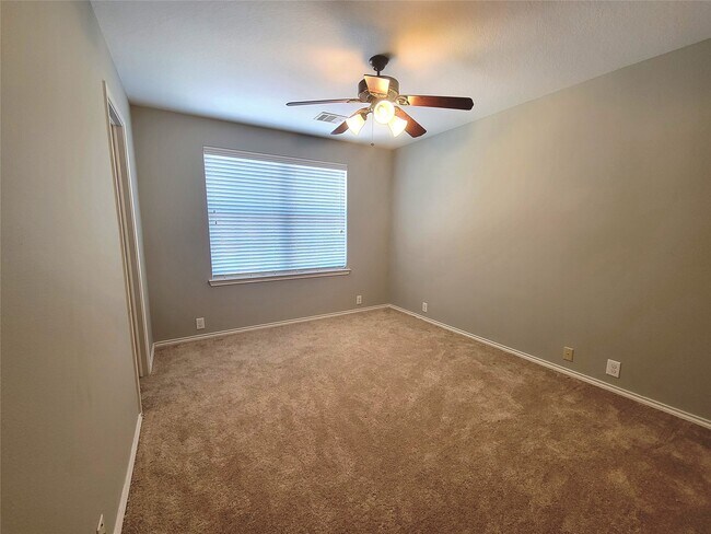 Building Photo - 17006 Cherokee Lake Ln