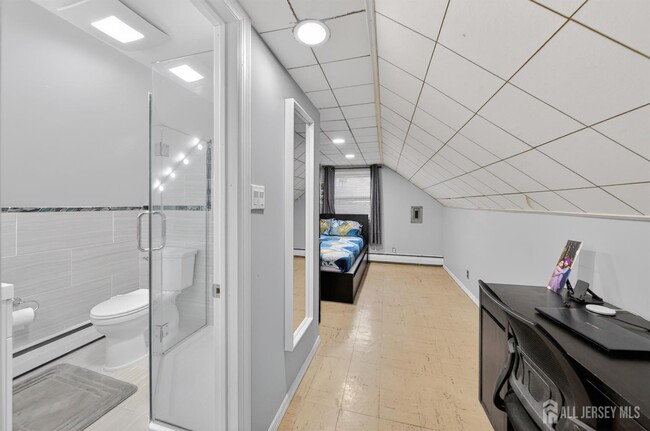 Building Photo - 80 Poplar St