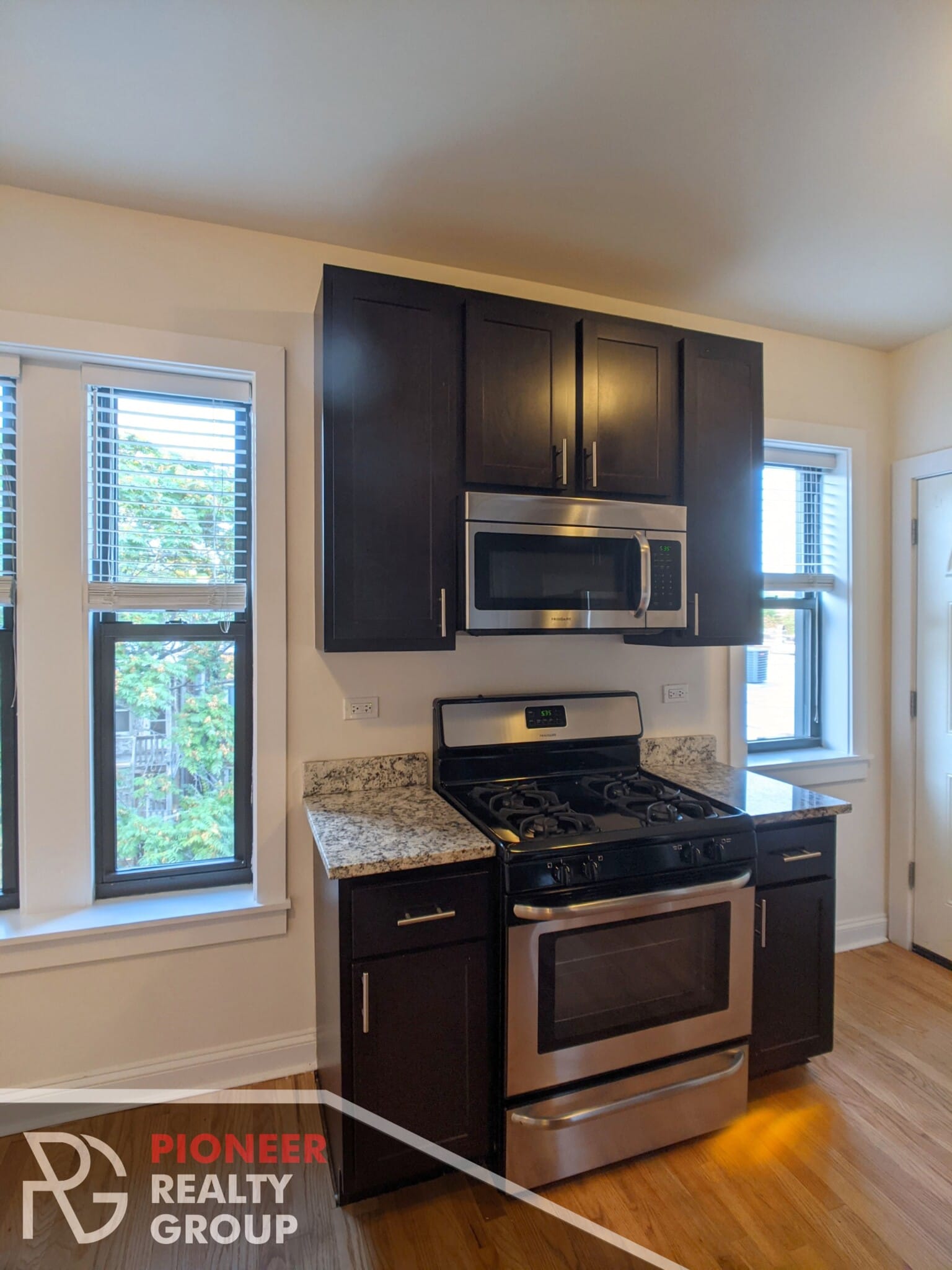 Building Photo - 4040 N Ashland Ave