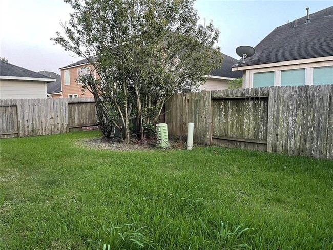 Building Photo - 12910 Redbud Shores Ln