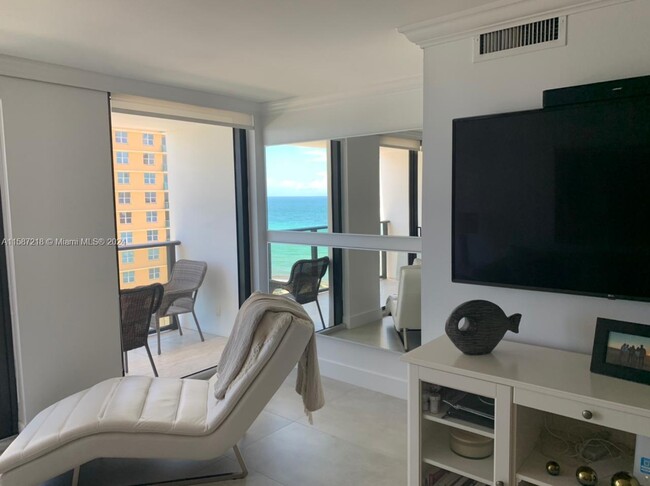 Building Photo - 2301 S Ocean Dr