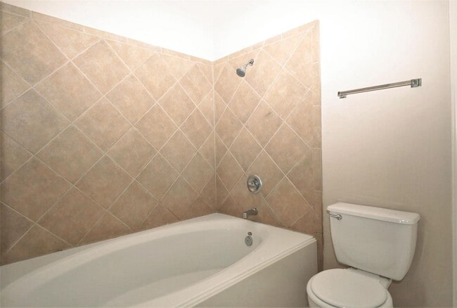 Building Photo - 16502 Pentonshire Ln