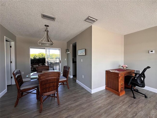 Building Photo - 6914 20th Ave W