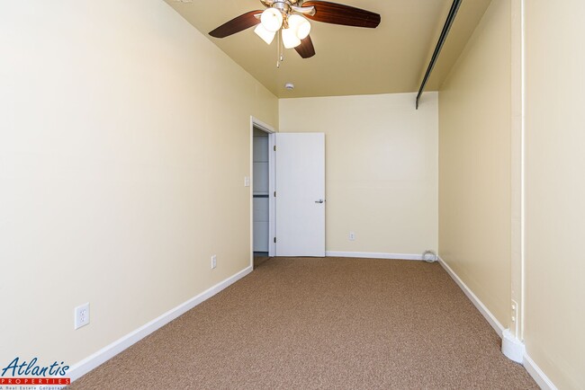 Building Photo - 811 Camden Ave