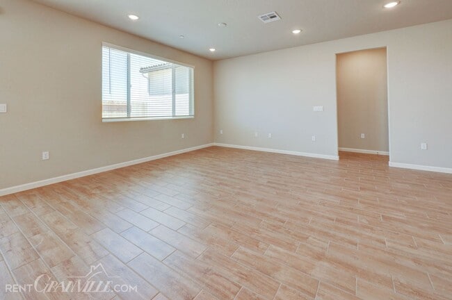 Building Photo - 877 Halford Ln