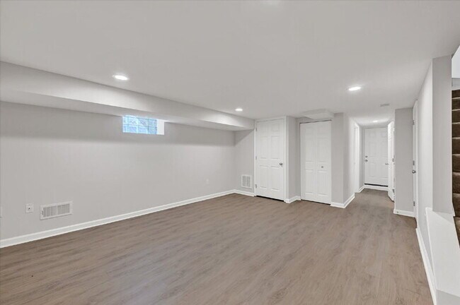 Building Photo - 8611 Ellen Ct