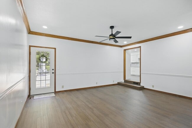 Building Photo - 1306 Marion Dr