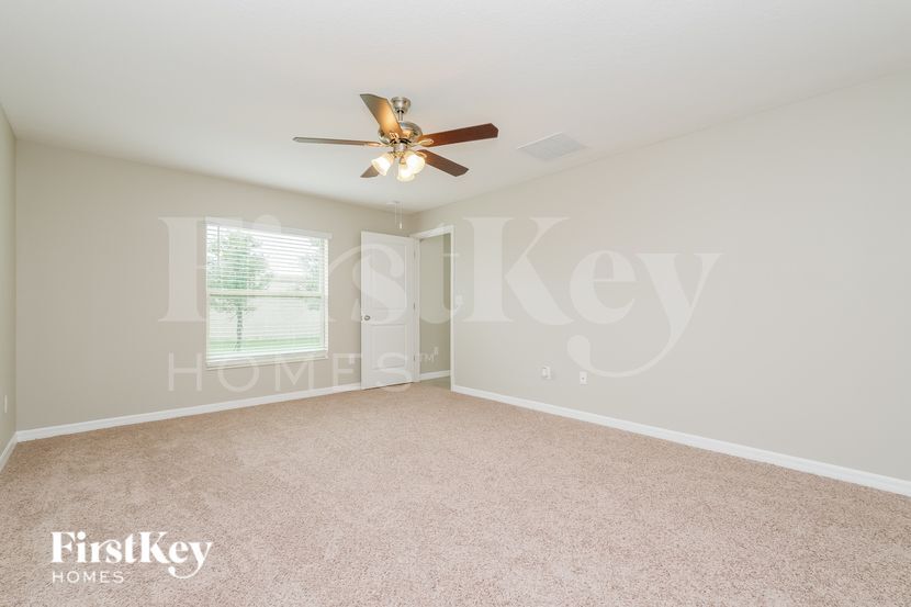 Building Photo - 6117 Tremeza Pl