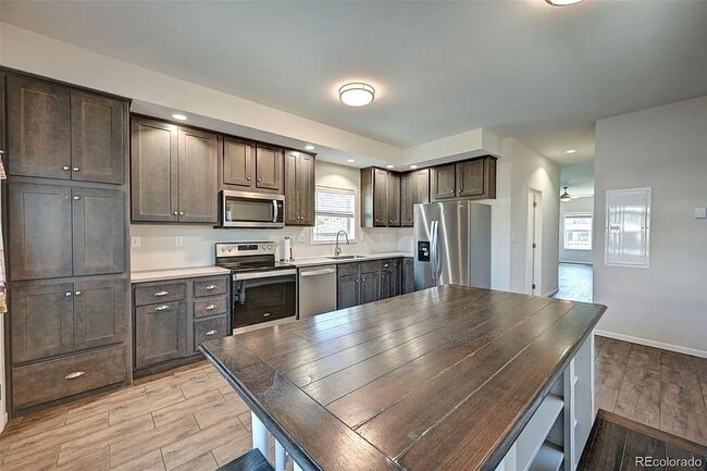 Building Photo - Charming 3-Bed, 3-Bath Home in The Farm – ...