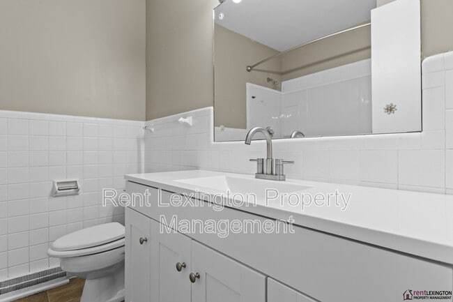 Building Photo - 1036 Whitehall Pl