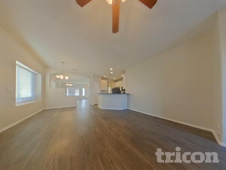 Building Photo - 11638 W Jackson St