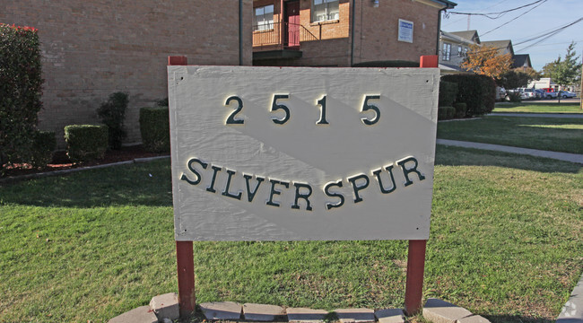 Building Photo - Silver Spur Apartments