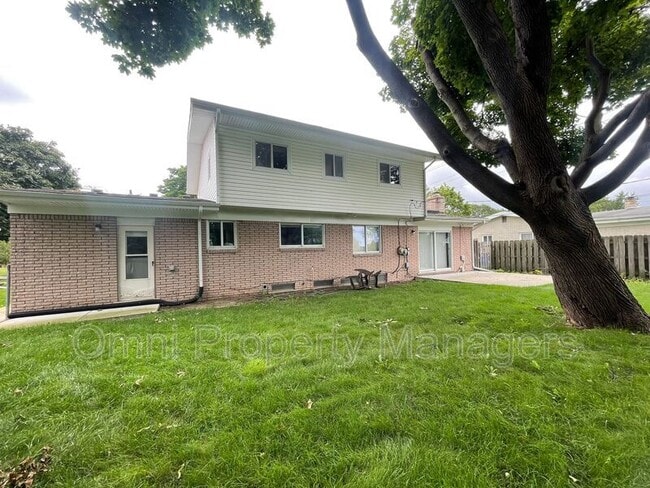 Building Photo - 31245 Bretz Dr