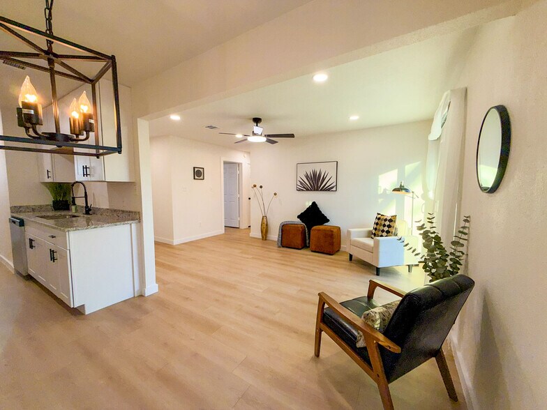 Building Photo - 308 E Bourn St