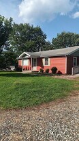 Building Photo - 22 Redbud Ln