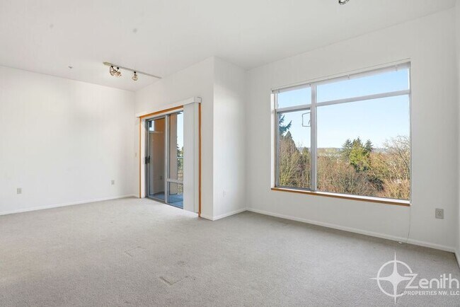 Building Photo - 701 Columbia St