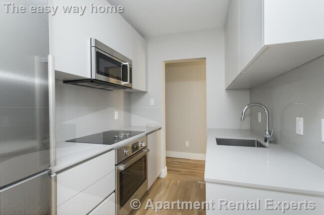 Building Photo - 288 Chestnut Hill Ave