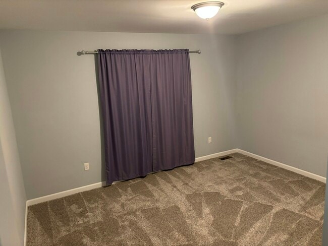 Building Photo - 2142 Hidden Ridge Dr