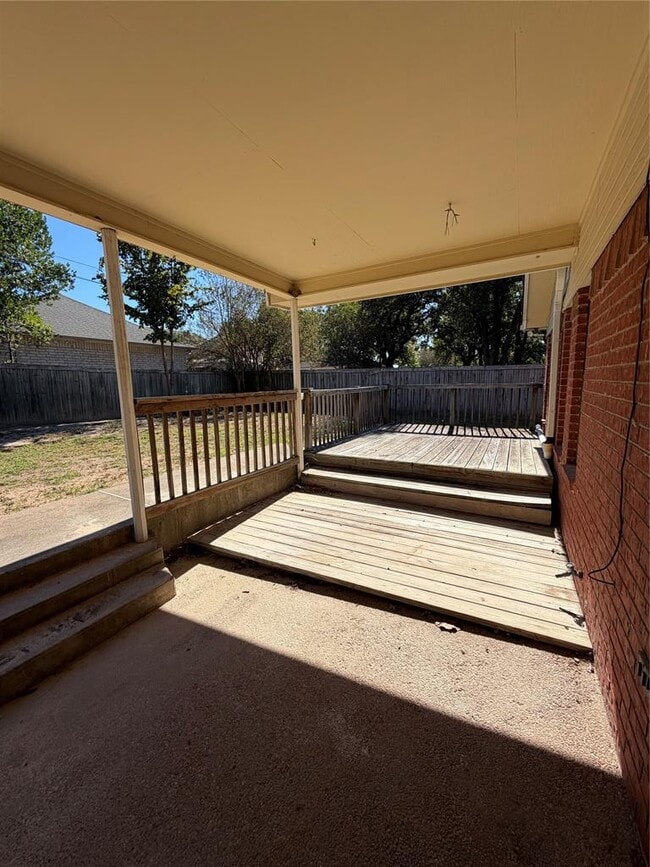 Building Photo - 718 Brazos St