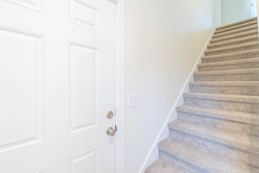 Building Photo - 4146 Avalon St