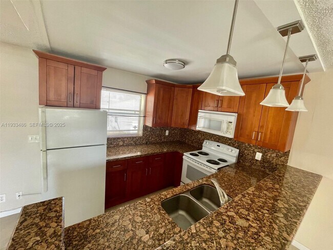 Building Photo - 2519 Pierce St