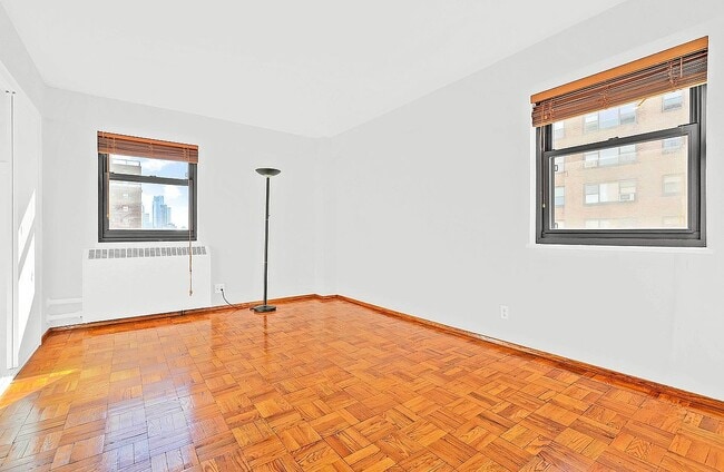 Building Photo - 21-80 33rd Rd Apt 9C-9C