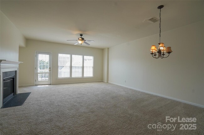 Building Photo - 15658 King Louis Ct