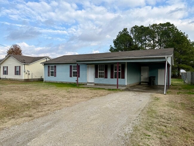 Building Photo - 3 Bedroom/1 Bathroom Home in Paragould AR - - $1,000 MOVES YOU IN!