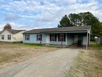 Building Photo - 3 Bedroom/1 Bathroom Home in Paragould AR - $1175/month - Section 8 Welcome!
