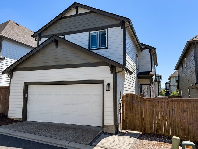 Building Photo - Exceptional 4 Bed + 2.5 Bath House ~  Beth...