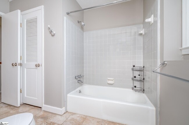 Building Photo - 125 Newgate Dr