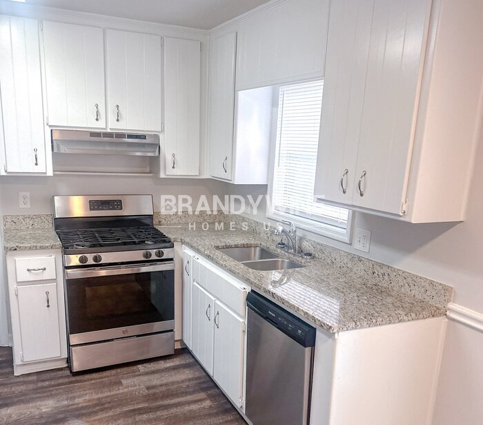 Building Photo - 4527 Hickory Grove Dr NW