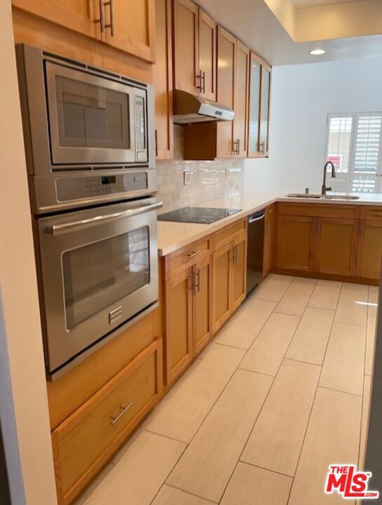 Building Photo - 4338 Redwood Ave