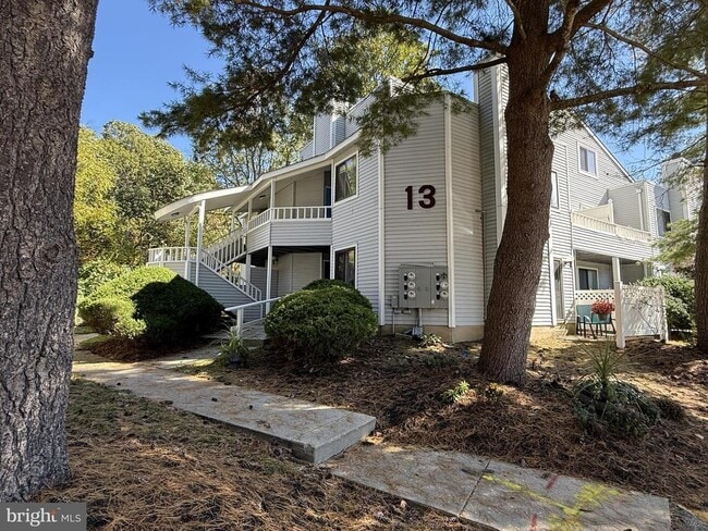 Building Photo - 1304 Berwyck Ct