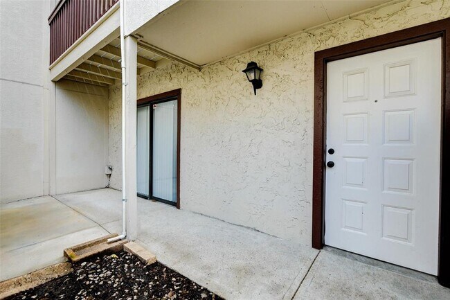 Building Photo - 3915 Tanglewilde St